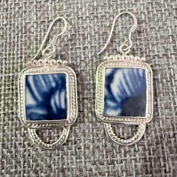 Estate Jewelry - Estate Sterling Silver Blue China Flow Earrings